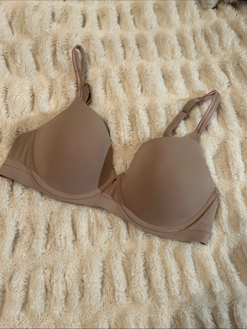 Maidenform 38B Bra in Tan NWOT
